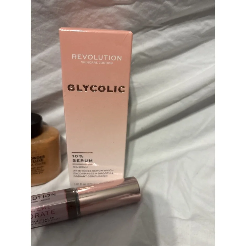 Makeup 5 Revolution Fast‎ Base Concealer ,contour,luxury Baking Powder,Glycolic